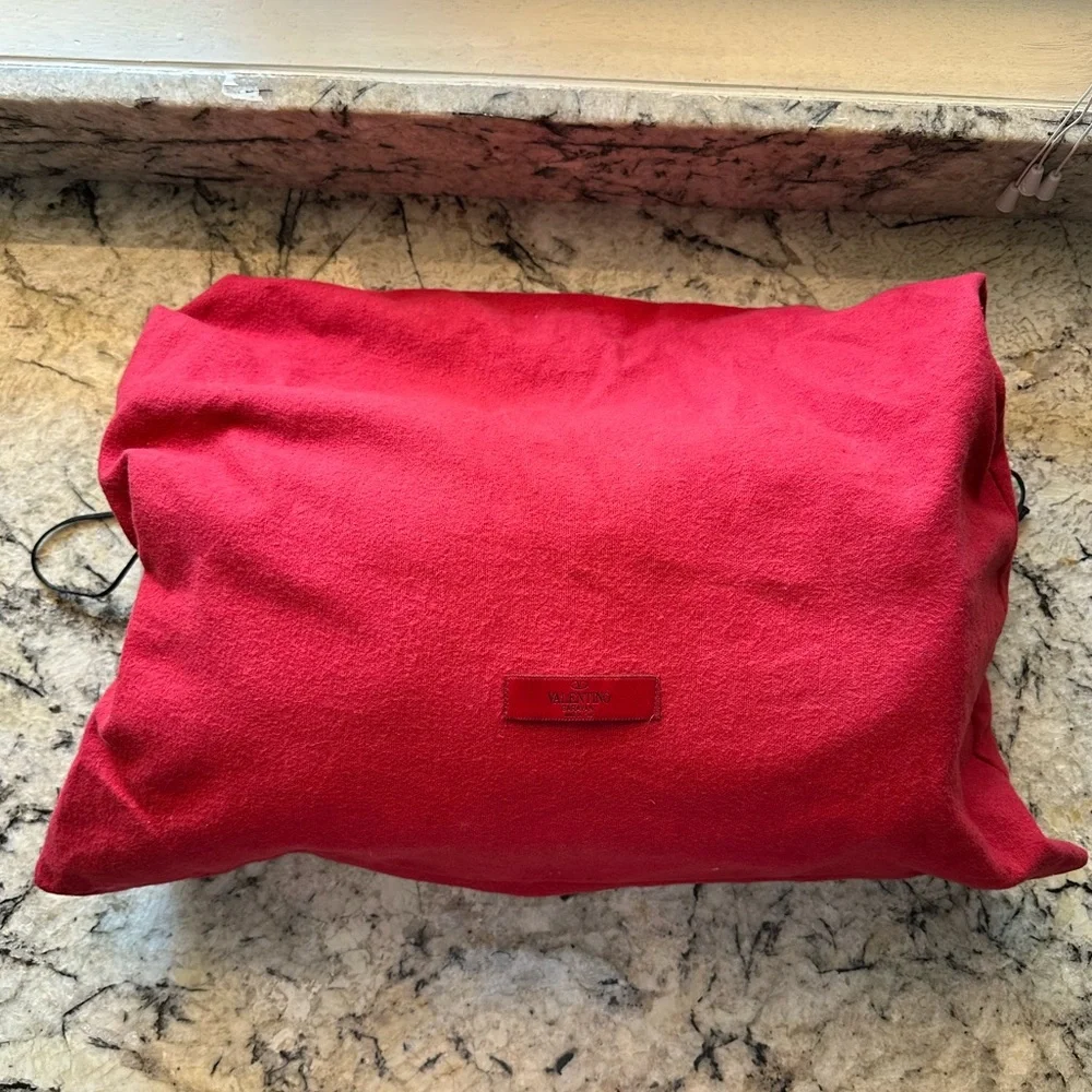 SOLD!!!! Valentino Medium Rockstud Leather Tote - Picture 16 of 16